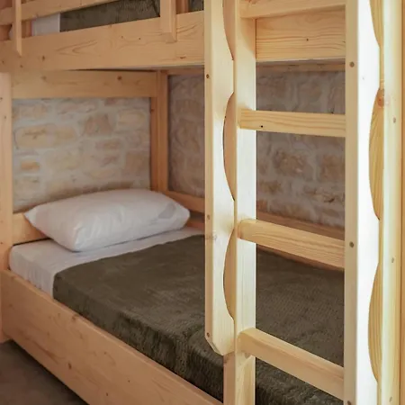 Oliva Emerald Eco - Secluded Off-grid Vineyard ヴィラ *
