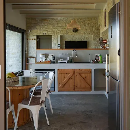 Oliva Emerald Eco - Secluded Off-grid Vineyard